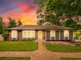 1524 Oxford Ct, Liberty, MO 64068