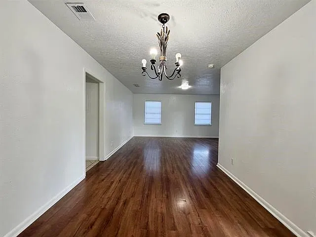 3 bed, 2.0 bath, 2023 sqft, $2,150 — Photo 4
