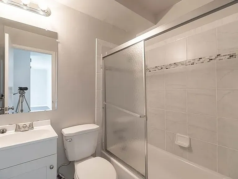 670 Miller Ct #3 — Photo 8