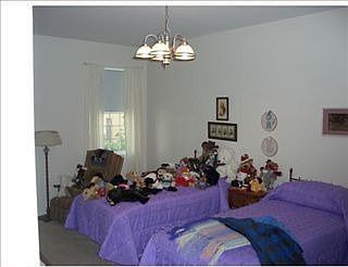 3rd image of 13 Meadow Gln