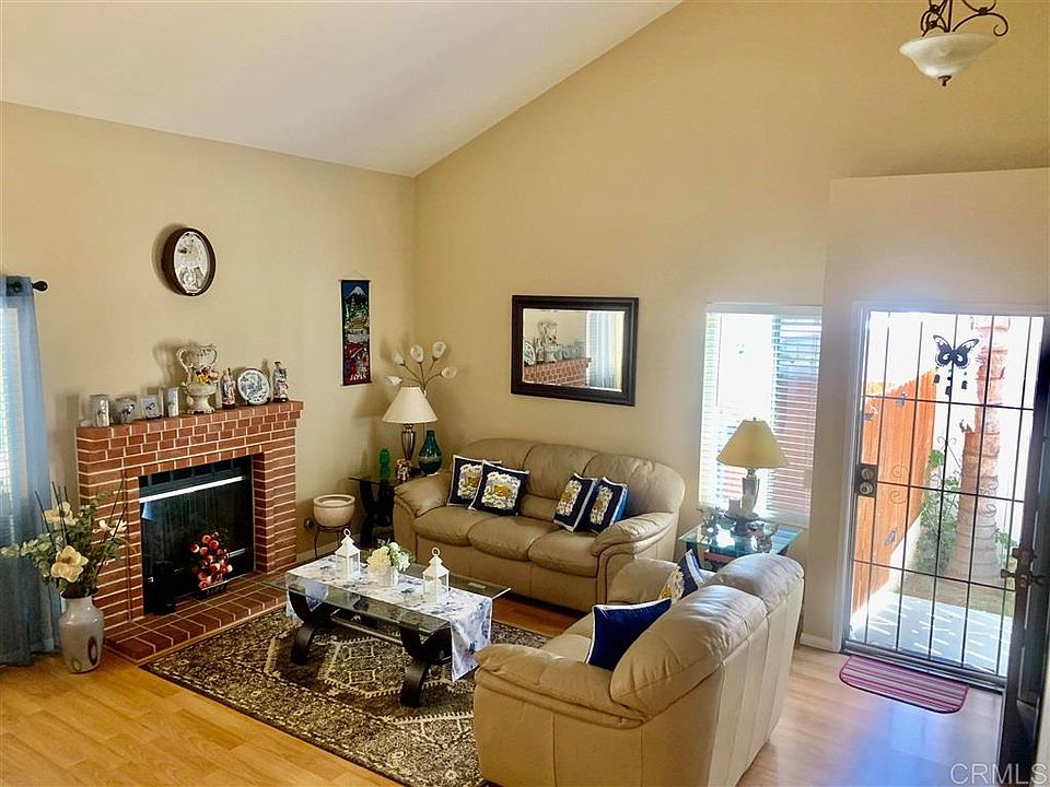 1st image of 2422 Manzana Way