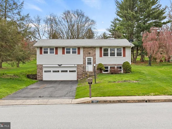 134 Bomberger Rd, Akron, PA 17501