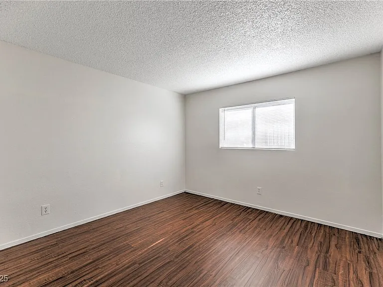 3109 N Walnut Rd #B — Photo 12