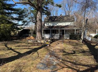 73 Eton Ave, Warwick, RI 02889
