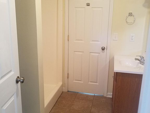 3rd image of 406 Sumter Dr Unit 2