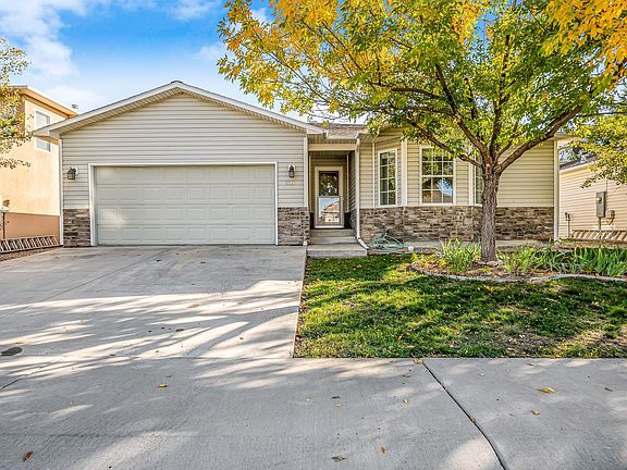 2nd image of 2947 Chinto Dr