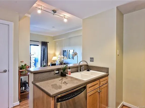 715 Church St #701, Charlotte, NC 28202