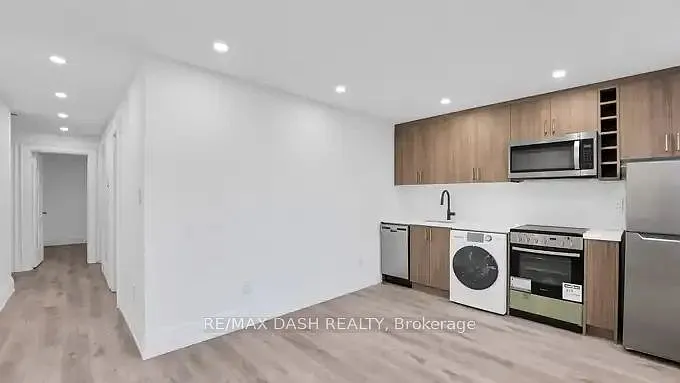 917 Saint Clair Ave W #30 — Photo 37