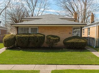 8334 Trumbull Ave, Skokie, IL 60076