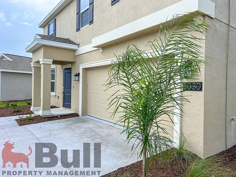 5030 Four Strand Ct — Photo 4