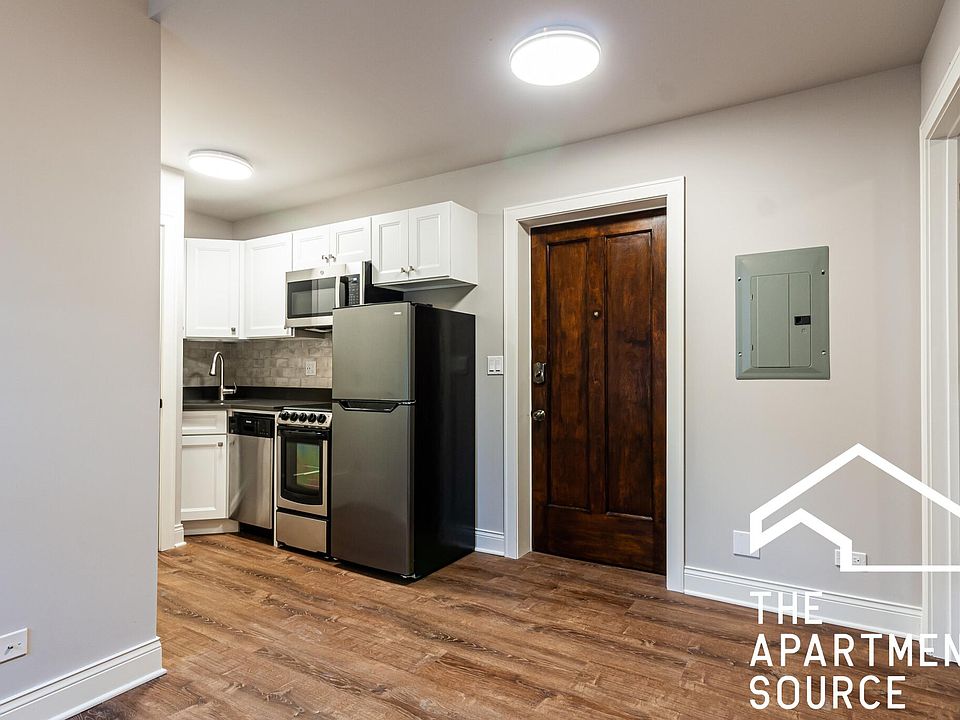 1st image of 642 W Wrightwood Ave #115
