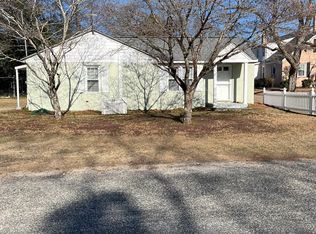 38 W Elm Ave, Mc Bee, SC 29101