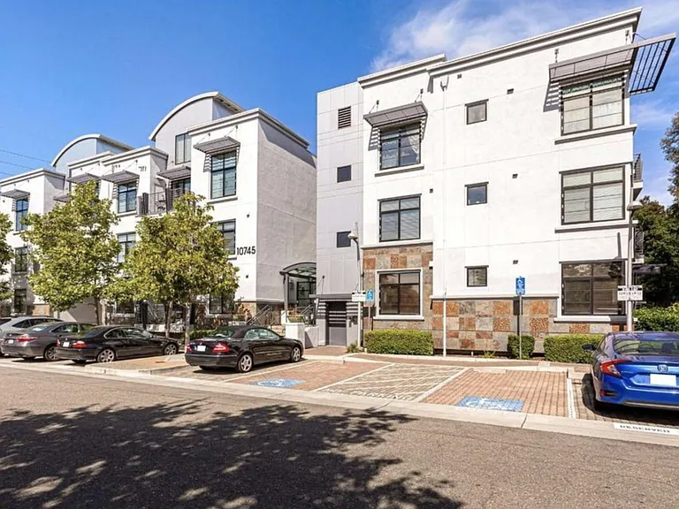 10745 N De Anza Blvd #211 — Photo 4