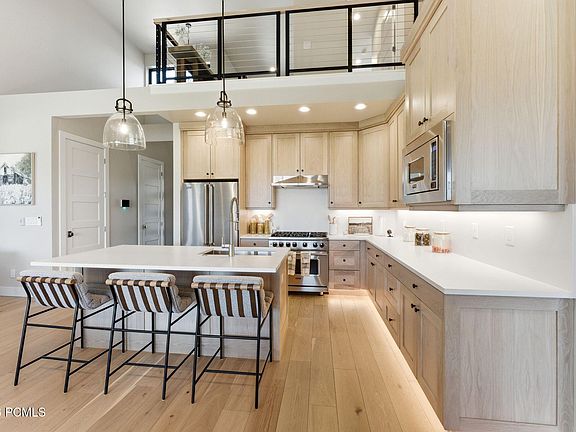 4th image of 1023 W Vissen Way #68