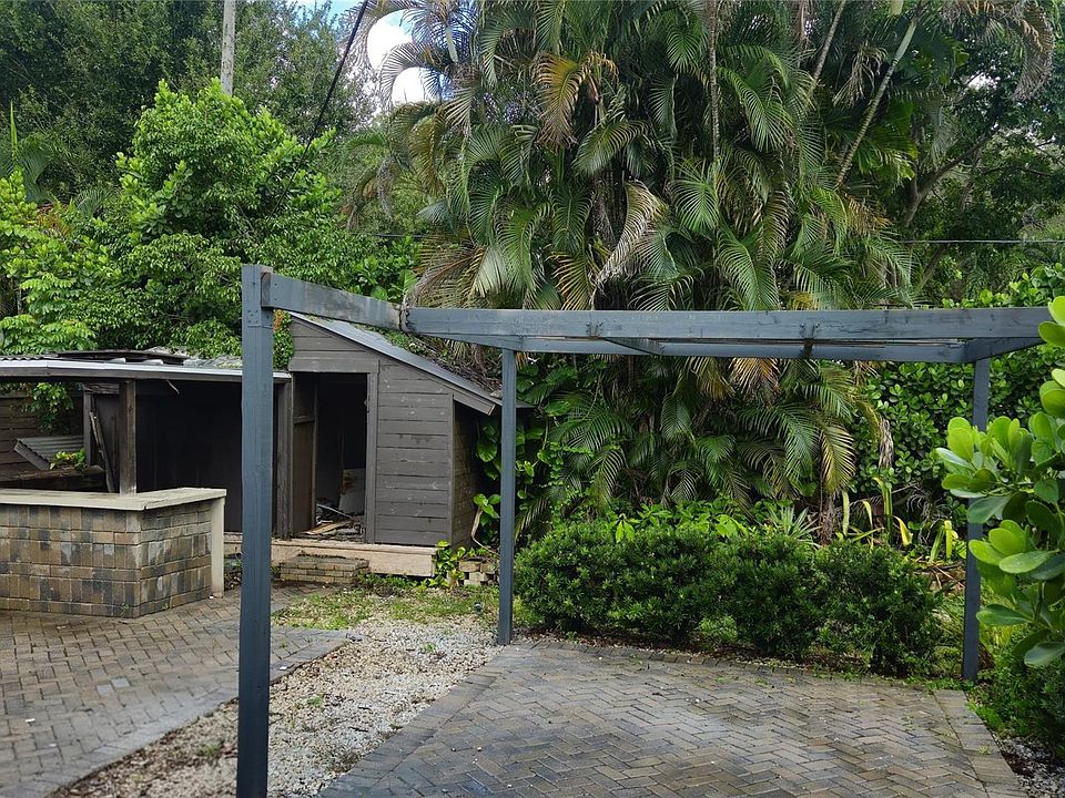 2nd image of 1725 SW 14th Street