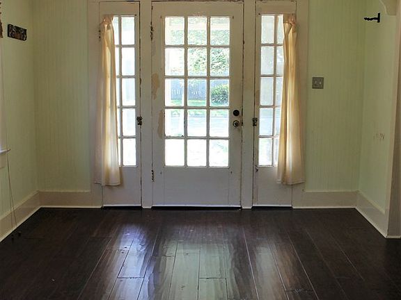 5th image of 704 Suthon Ave #0