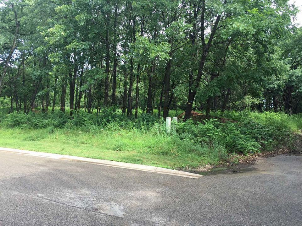 2nd image of 4017 Woodland Holw