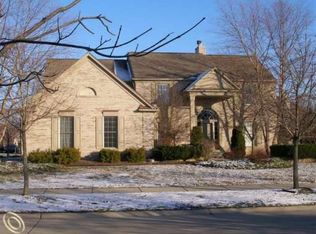 371 Torrington Dr W, Canton, MI 48188