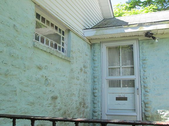 2nd image of 500 Wiggins St