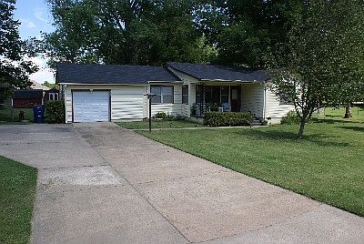 2nd image of 2000 N 53rd St