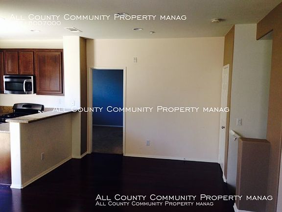 5th image of 44920 Honey Locust Dr