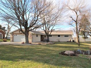 1434 S Shore Dr, Worthington, MN 56187