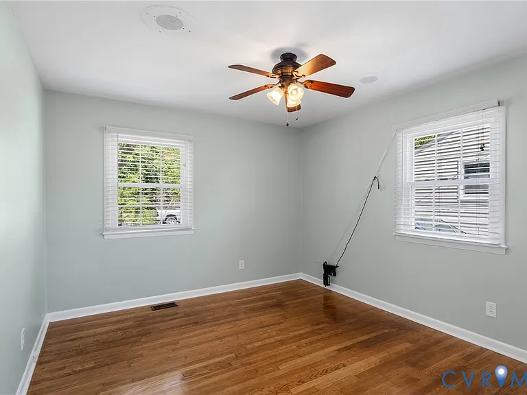 552 S 22nd Ave — Photo 30