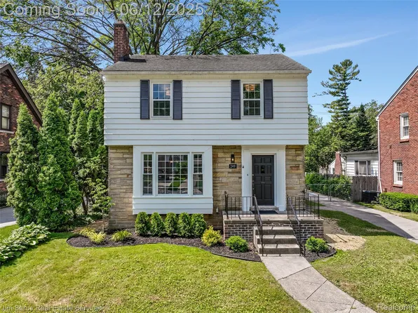 249 Ridgemont Rd, Grosse Pointe Farms, MI 48236