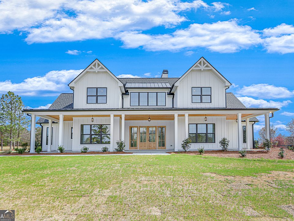 1st image of 24 Majestic Shores Dr