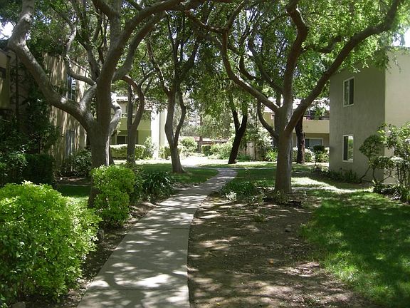 2nd image of 304 Tradewinds Dr APT 3