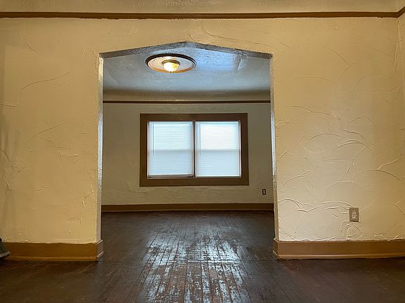 3rd image of 34 Cadillac St #2