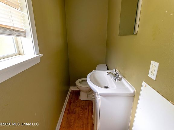 5th image of 371 Baldwin Rd