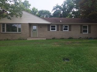 2 Apache Dr, Springfield, IL 62711