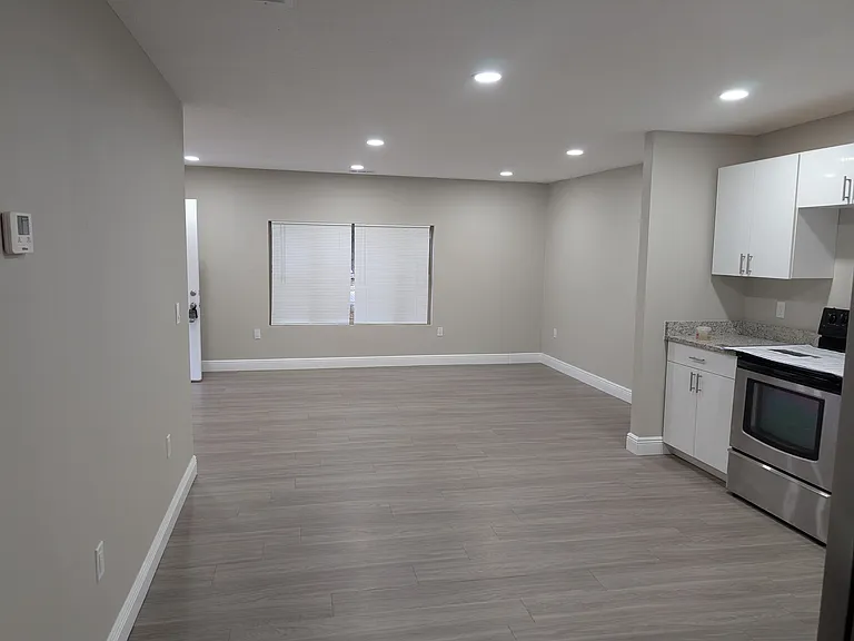 3416 Phillips St — Photo 3