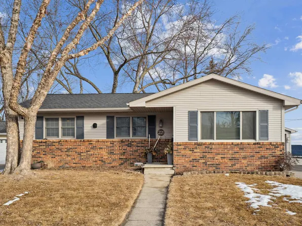 221 Bourland Ave, Waterloo, IA 50702
