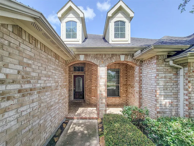 3735 Tidalwood Dr — Photo 2