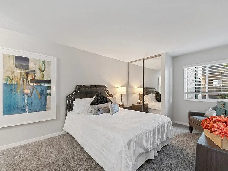 Pointe Luxe Apartment Homes — Photo 7
