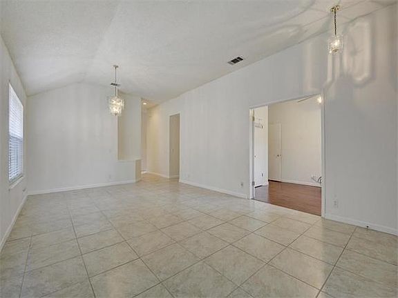 4th image of 2104 Emmett Pkwy