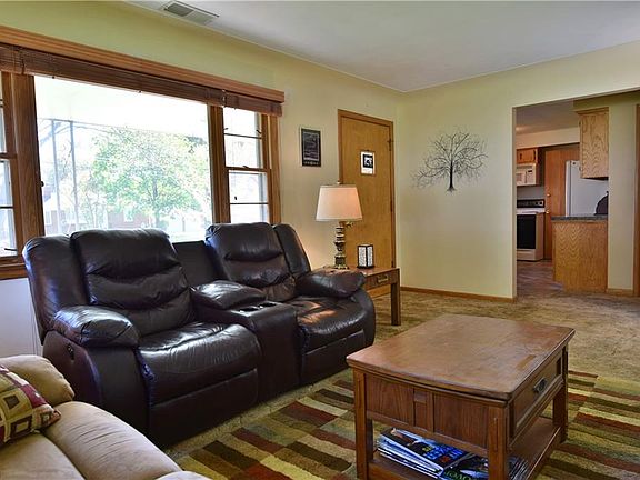 5th image of 502 W Glen Dr