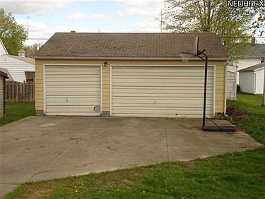 2nd image of 955 Belvedere Ave SE
