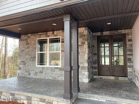 4th image of 209 Ottawa Pl
