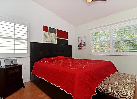 5th image of 25735 Lake Amelia Way Unit 201