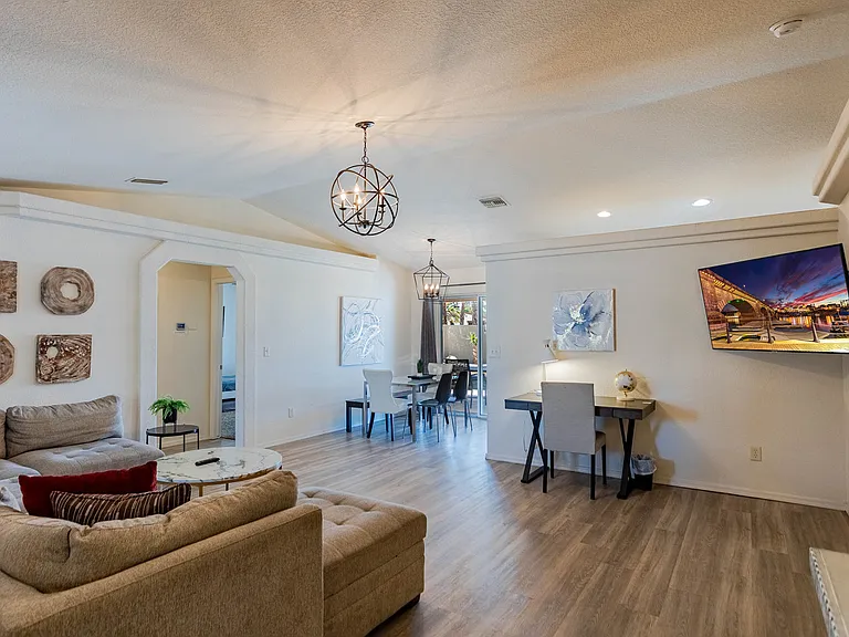 3280 Rocking Horse Dr — Photo 2