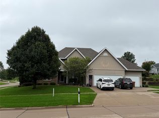 224 16th Ave, Grinnell, IA 50112