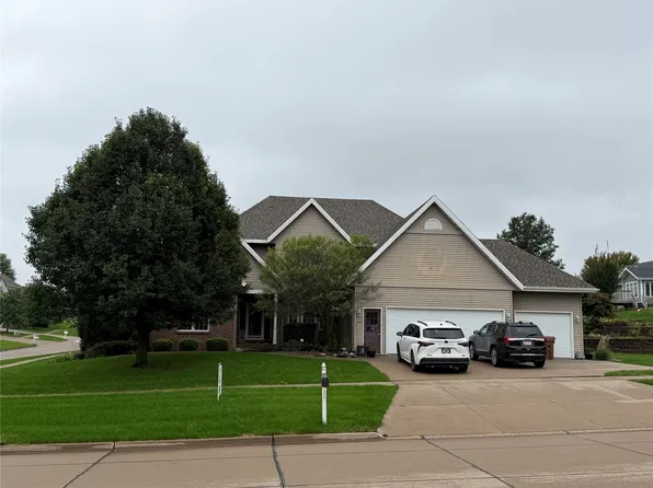 224 16th Ave, Grinnell, IA 50112