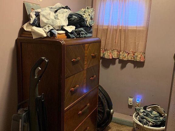 storage extra closet room