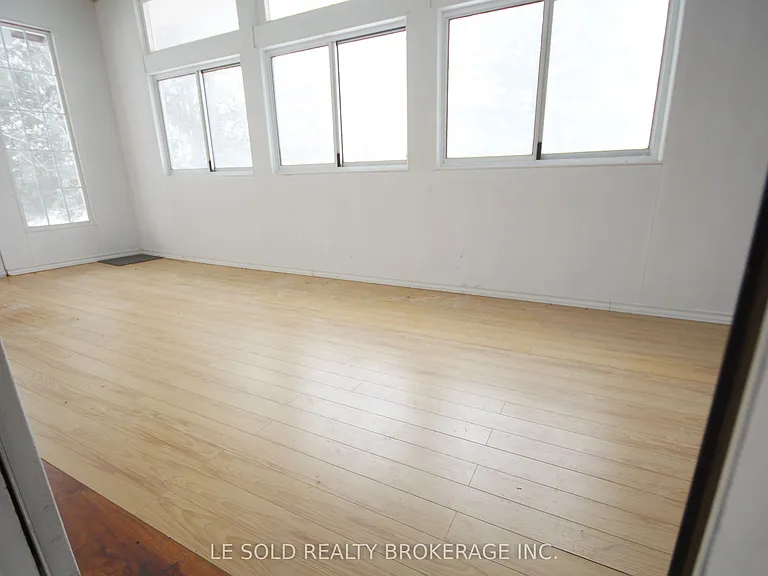169 Gormley Rd W — Photo 9