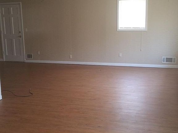 Very large L-shaped greatroom