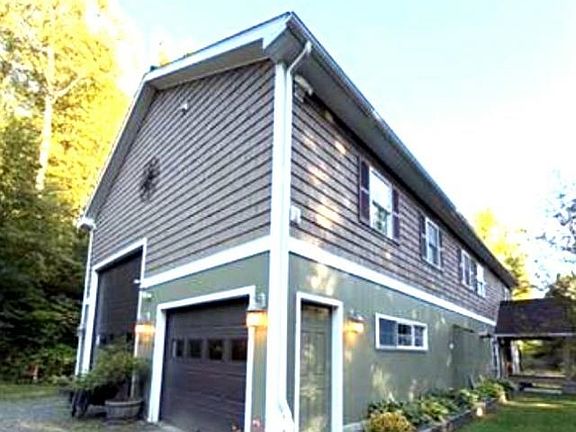 2nd image of 130 Robinson Road