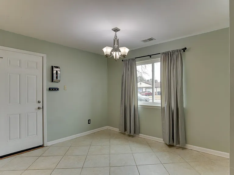 3521 Dana Ln — Photo 10